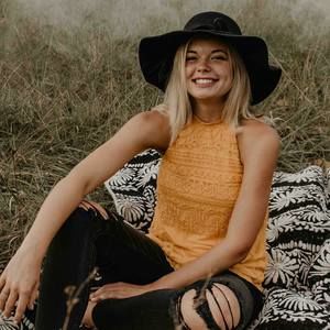 Meet your Posher, Jozee